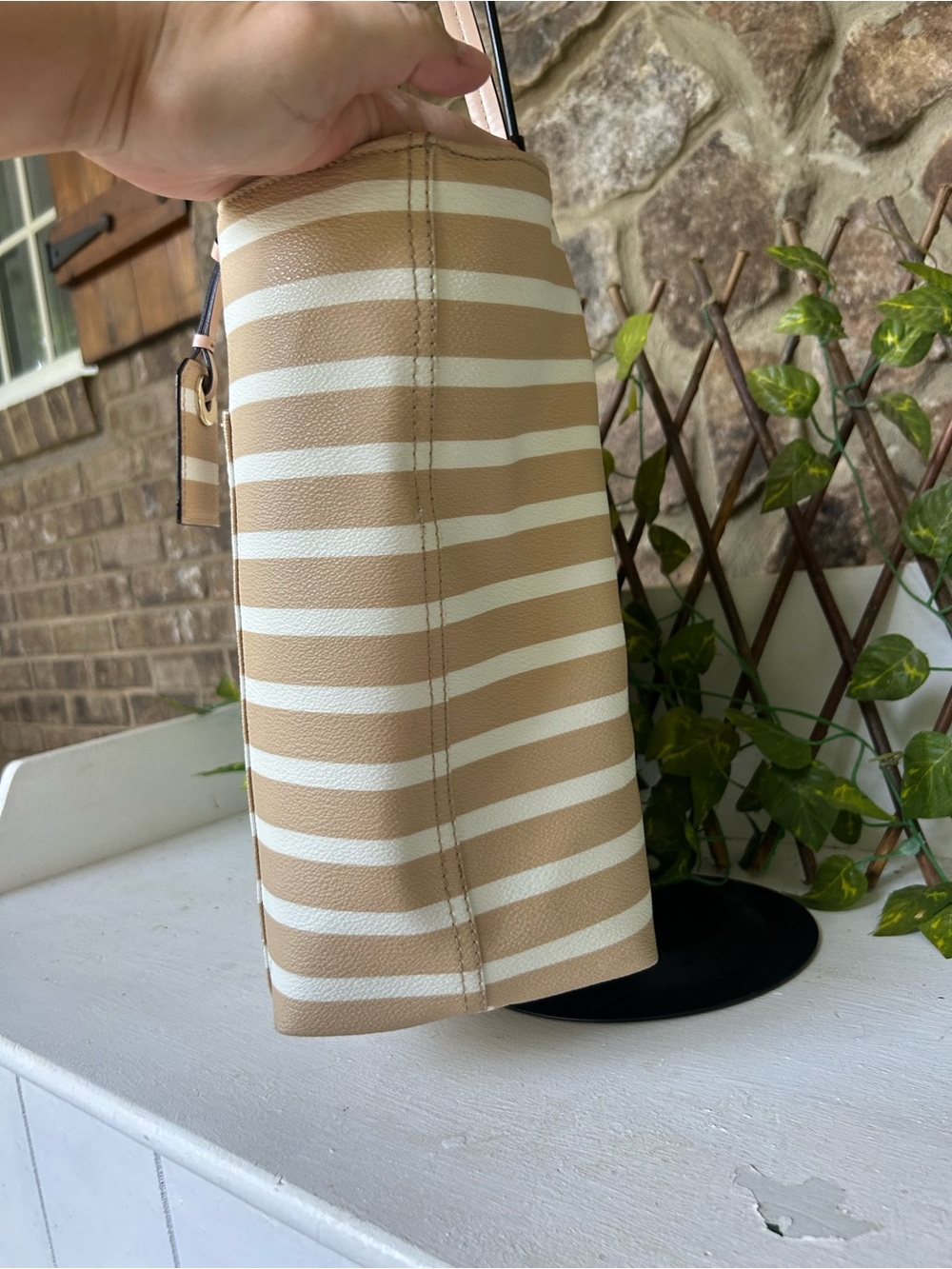 Kate Spade New York Hyde Lane Stripe Riley Tote Beige Cream Shoulder Bag - Picture 6 of 16